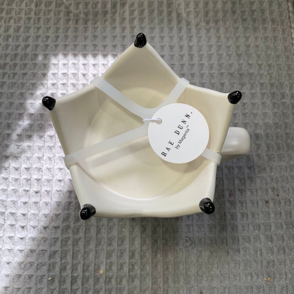 Rae Dunn QUEEN Mug with Crown Topper - Picture 2 of 2